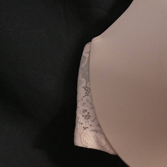 AG - ASHLEY GRAHAM | 40 DDD | Beige Seamless Bra With Lace Detail - Picture 4 of 13